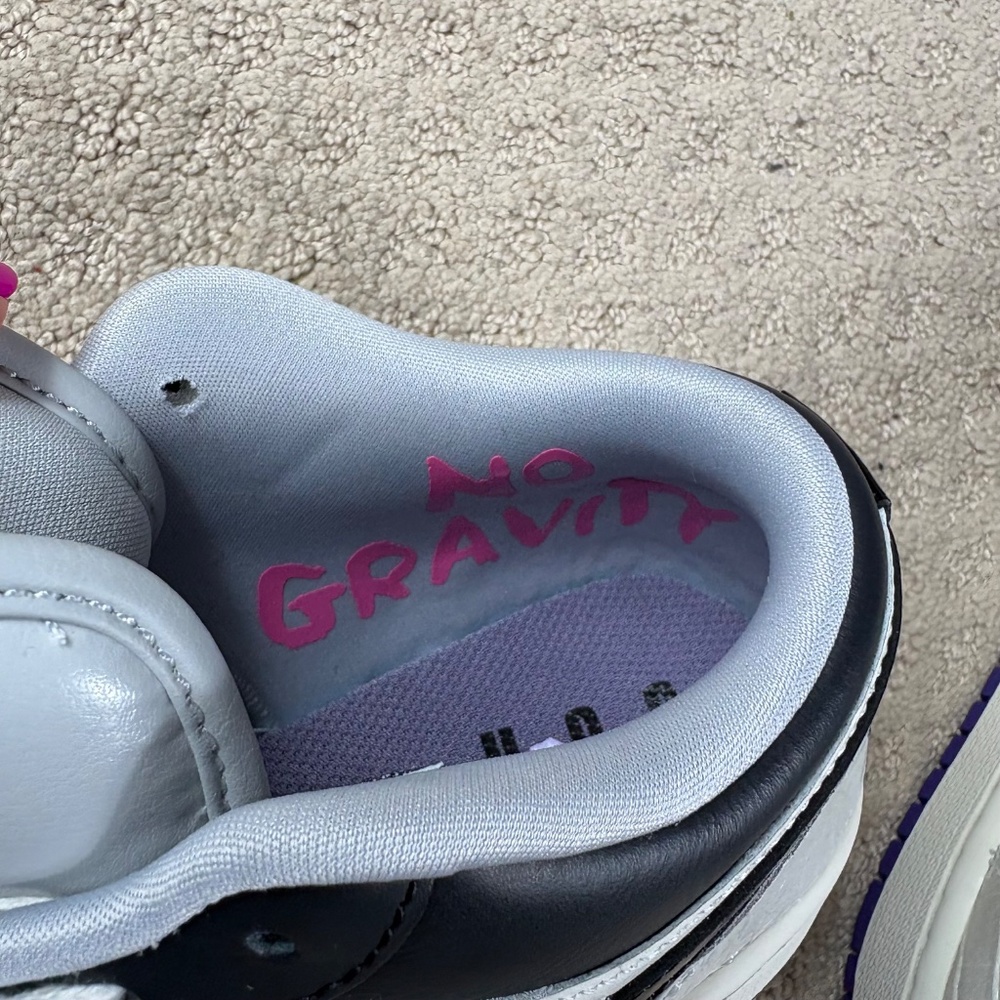 Air Jordan 1 Low SE 'Punk Rock' - Picture 9 of 11